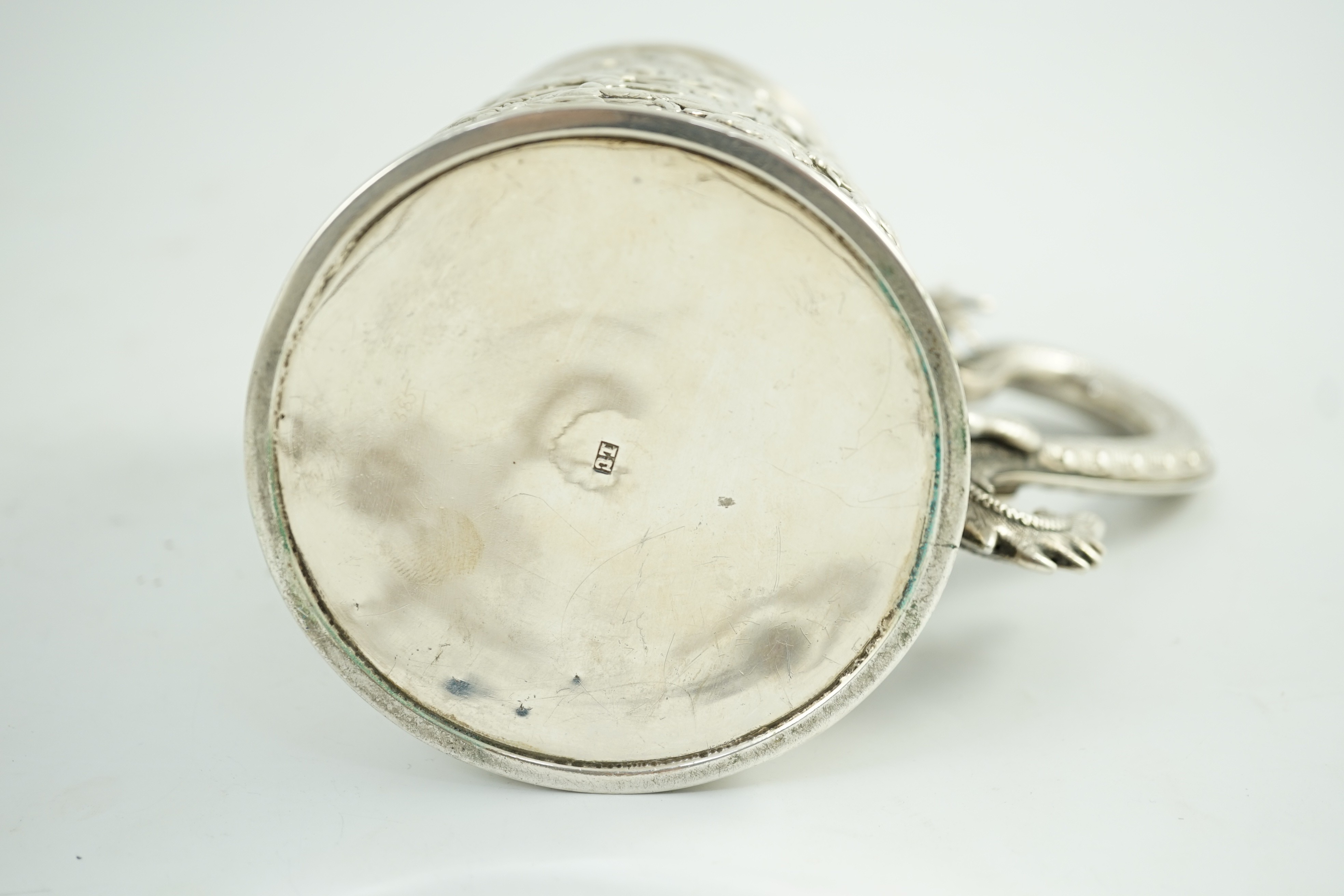A late 19th century Chinese Export double skinned silver mug, by Leeching?
